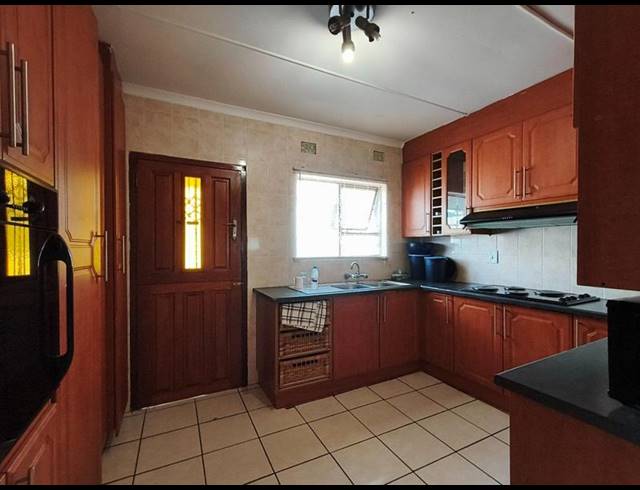 3 BEDROOM HOUSE FOR SALE IN MTHATHA CENTRAL